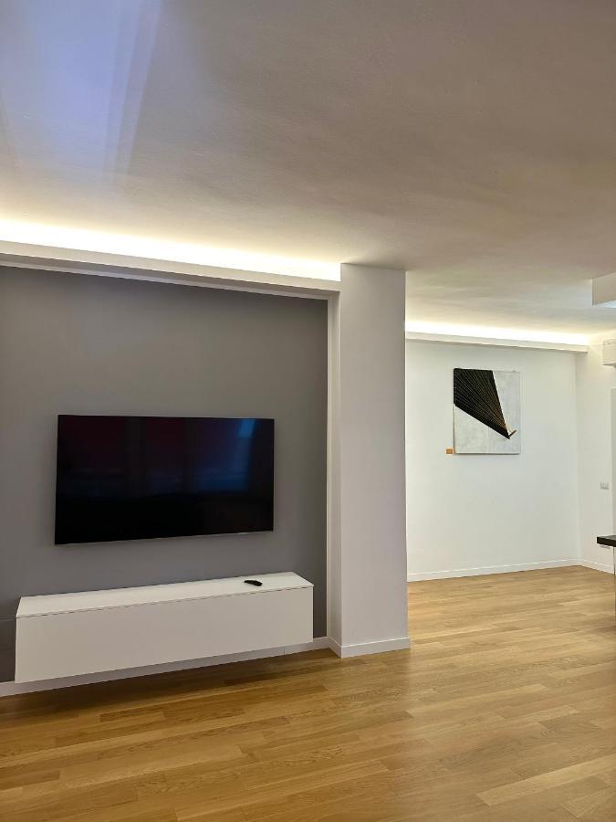 Modern Art Loft - Raffinato Loft In Zona Centrale Milan Luaran gambar